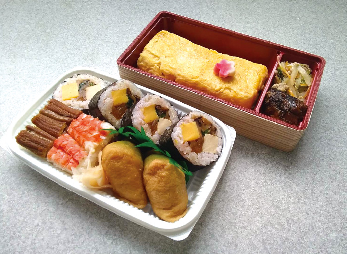 相可高校まごの店
村林先生と生徒の皆様による実演販売